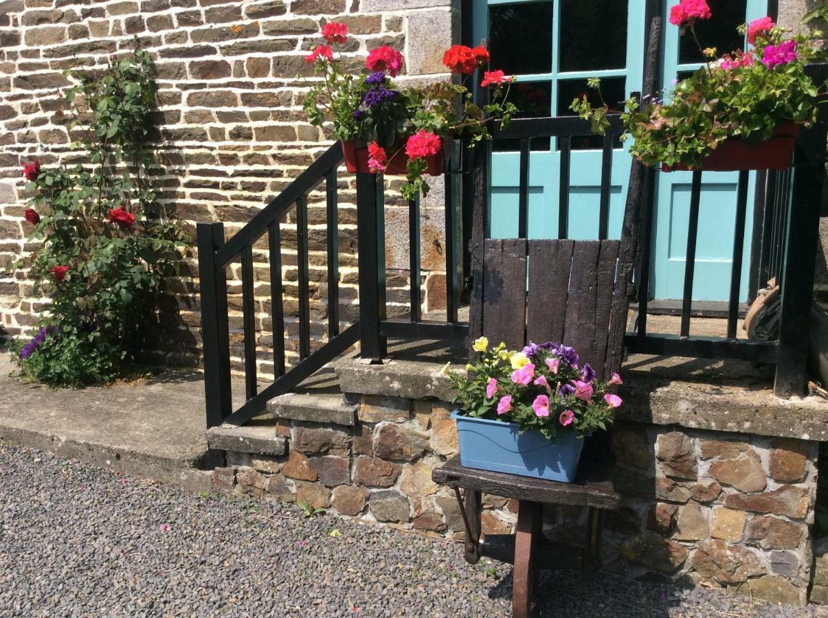 Maison Mai Or La Petite Maison Mai Or La Petite Grange Or All Three La Chapelle-Urée المظهر الخارجي الصورة
